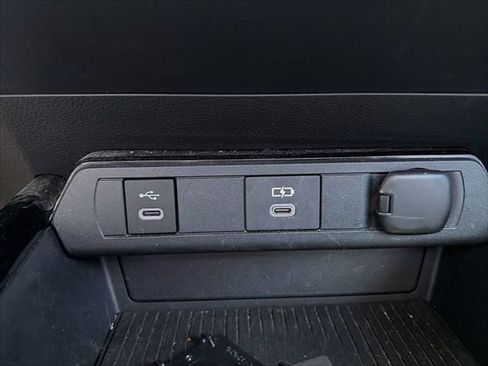 Used 2023 Toyota Prius Limited w/ Limited Premium Package FWD image 20