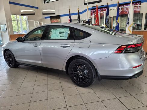 New 2025 Honda Accord SE image 6