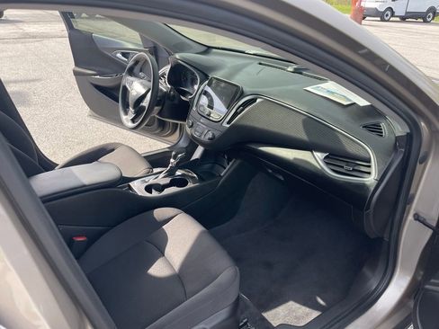 Used 2022 Chevrolet Malibu LS w/ LPO, Floor Liner Package image 20