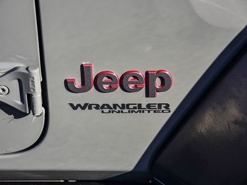 Used 2019 Jeep Wrangler Unlimited Rubicon image 12