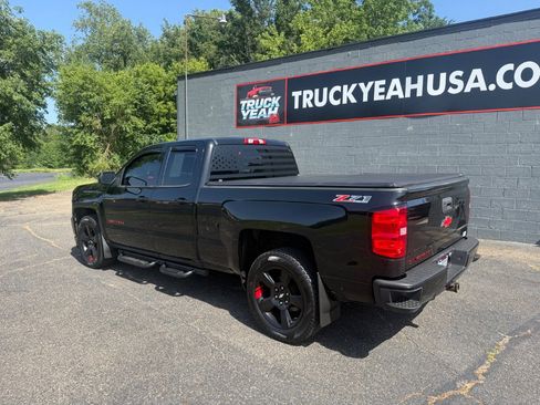 Used 2017 Chevrolet Silverado 1500 LT w/ Redline Edition AWD/4WD image 3