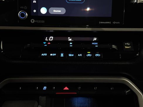 Used 2022 Toyota Tundra SR5 AWD/4WD image 31