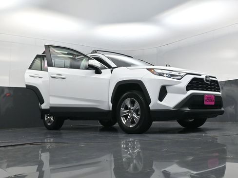 Used 2023 Toyota RAV4 XLE image 27
