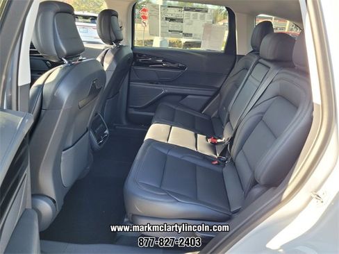 New 2026 Lincoln Nautilus Premier image 6