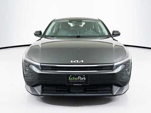 Used 2025 Kia K4 LXS image 2
