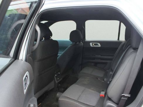 Used 2015 Ford Explorer XLT AWD/4WD image 6