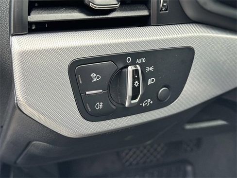 Used 2017 Audi A4 2.0T Premium image 18