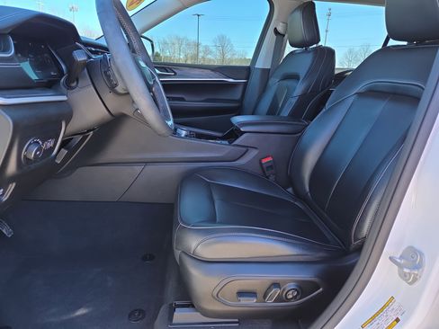 Used 2023 Jeep Grand Cherokee L Limited image 9