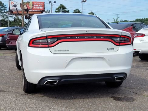 Used 2022 Dodge Charger SXT RWD image 8