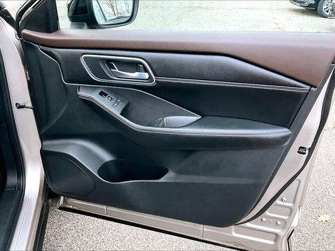 Used 2021 Nissan Rogue SL image 21