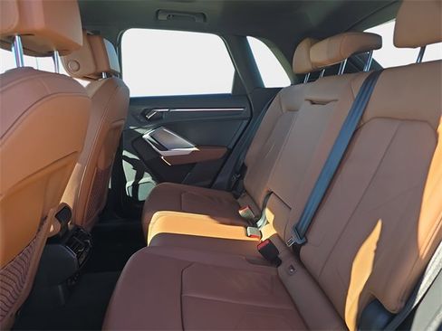 Certified 2025 Audi Q3 2.0T Premium image 14