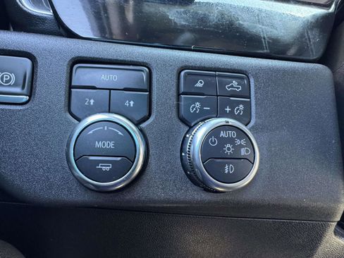 Used 2025 GMC Sierra 1500 SLT AWD/4WD image 37