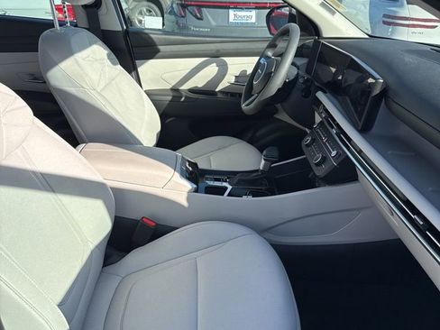 Used 2025 Hyundai Tucson SE AWD/4WD image 15