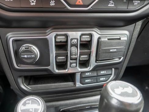 Used 2023 Jeep Wrangler Unlimited Sahara AWD/4WD image 25