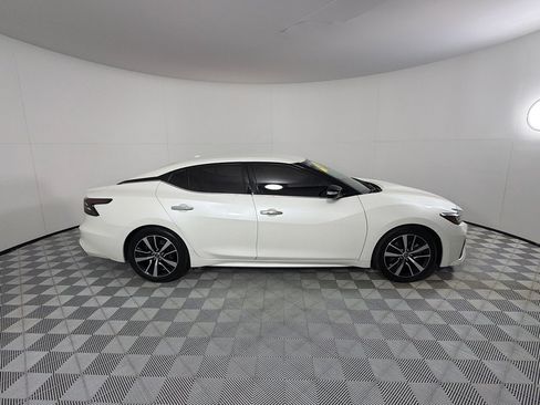 Used 2023 Nissan Maxima SV w/ Floor Mat Group FWD image 4