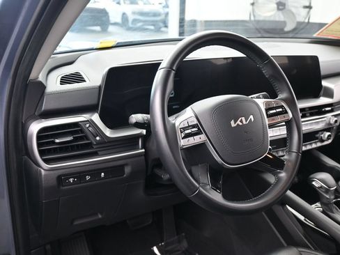 Used 2024 Kia Telluride LX FWD image 15