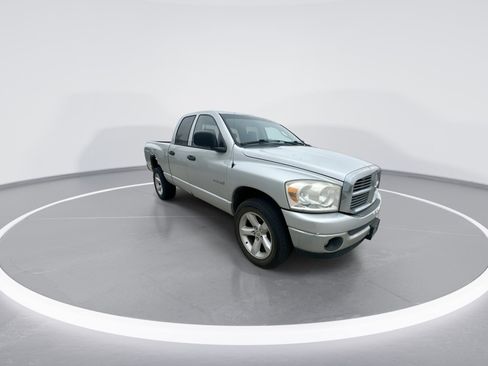 Used 2008 Dodge Ram 1500 Truck SLT image 2