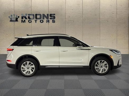 New 2026 Lincoln Corsair Premiere FWD image 5