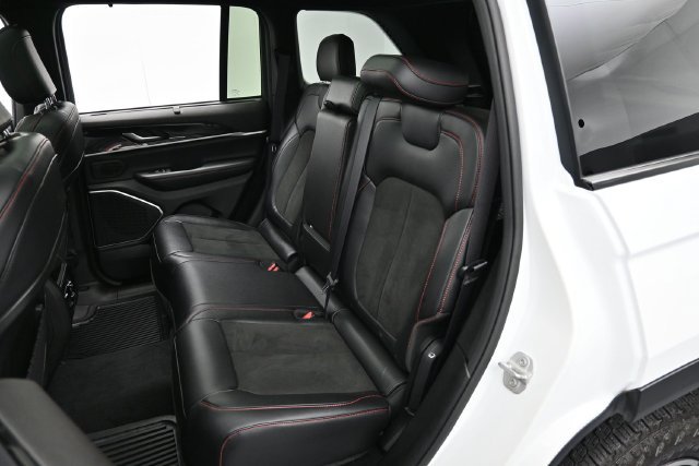 Used 2022 Jeep Grand Cherokee Trailhawk w/ ADV Protech Group II AWD/4WD image 29