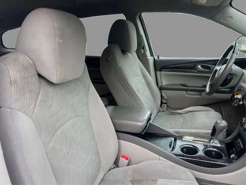 Used 2017 Buick Enclave Convenience FWD image 26