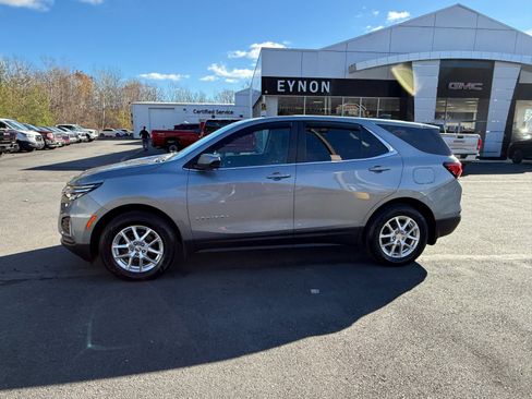 Used 2024 Chevrolet Equinox LT image 2