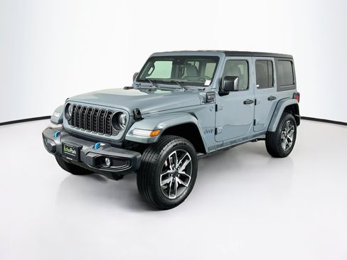 Used 2024 Jeep Wrangler Unlimited w/ Convenience Group AWD/4WD image 3