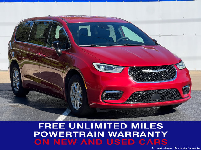 Used 2025 Chrysler Pacifica Select FWD image 1