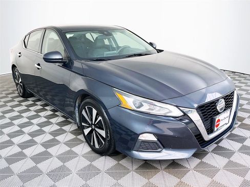 Used 2022 Nissan Altima 2.5 SV FWD image 1