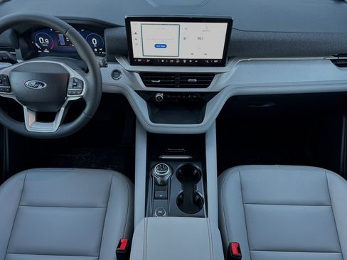 New 2025 Ford Explorer Active w/ Active Comfort Package image 9