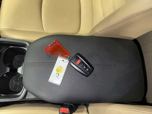 Used 2019 Toyota RAV4 XLE Premium w/ Cold Weather Package image 33