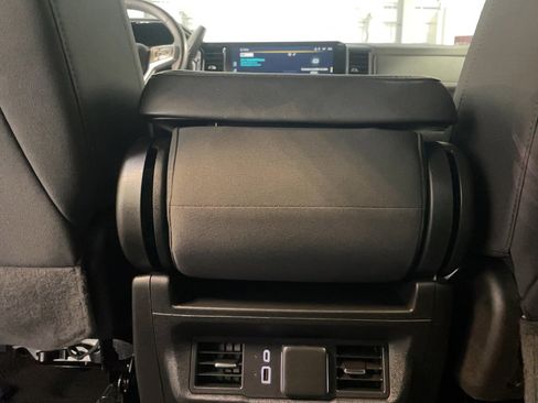 Used 2024 Chevrolet Silverado 2500 LT w/ Convenience Package image 6