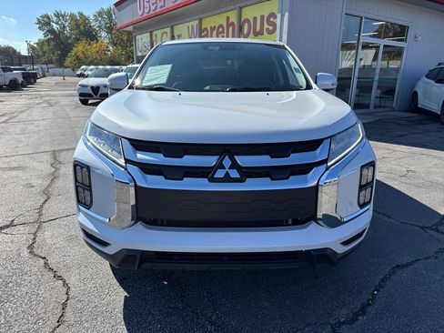 Used 2022 Mitsubishi Outlander Sport SE image 2