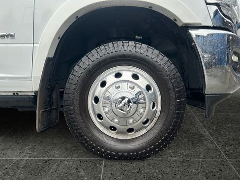 Used 2022 RAM 3500 Limited image 9