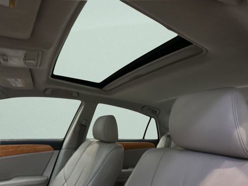 Used 2006 Toyota Avalon XLS image 10