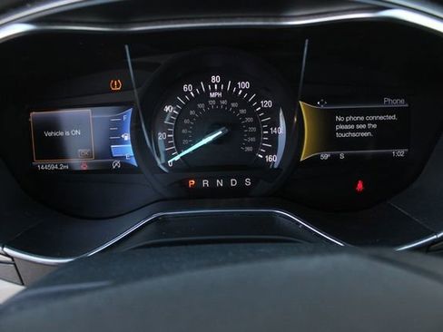 Used 2017 Ford Fusion SE w/ Fusion SE Technology Package image 9