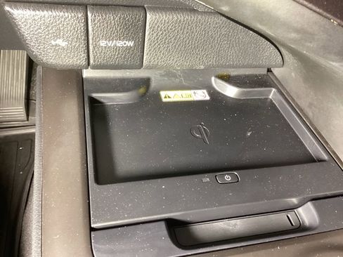 Used 2023 Toyota Camry XSE w/ Navigation Package image 21