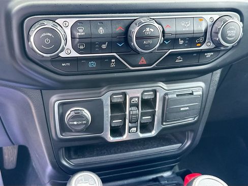 Used 2023 Jeep Wrangler Unlimited w/ Sun & Screen Package AWD/4WD image 17
