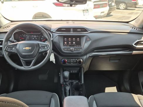 Used 2023 Chevrolet TrailBlazer LS FWD image 25
