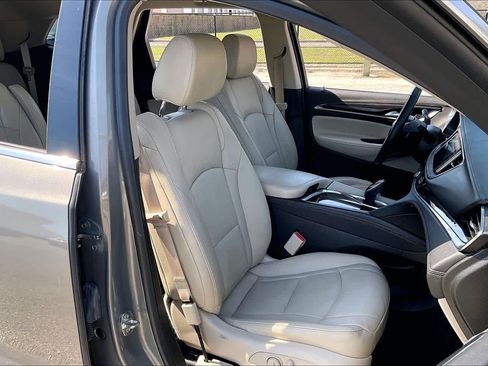 Used 2019 Buick Enclave Premium image 9