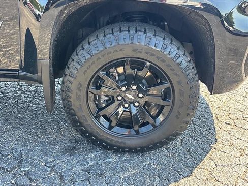 Used 2022 Chevrolet Colorado Z71 w/ Z71 Midnight Edition AWD/4WD image 10