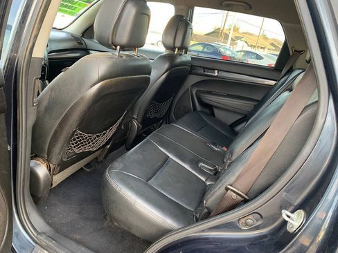 Used 2012 Kia Sorento LX w/ Convenience Pkg FWD image 10