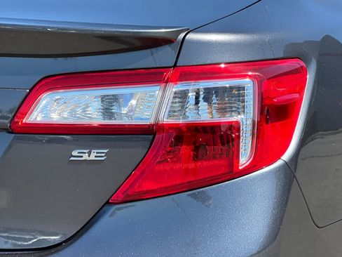 Used 2014 Toyota Camry SE FWD image 29