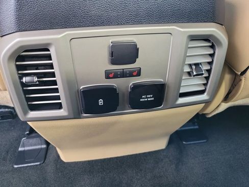 Certified 2017 Ford F450 Lariat w/ Lariat Ultimate Package image 16