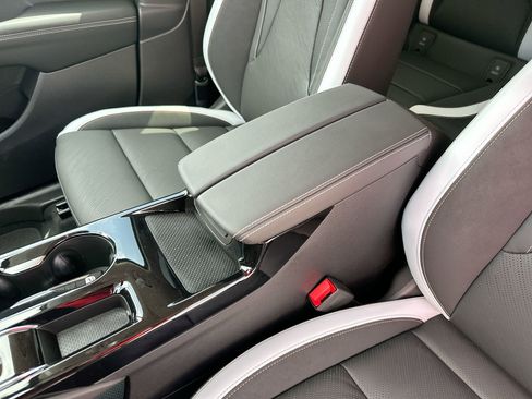 New 2025 Buick Envision Sport Touring image 21