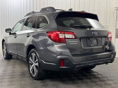 Used 2019 Subaru Outback 3.6R Limited AWD/4WD image 3