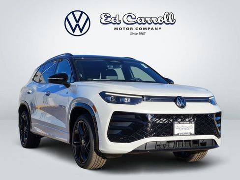 New 2026 Volkswagen Tiguan SE R-Line image 3