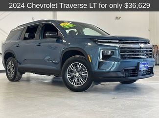 Used 2024 Chevrolet Traverse LT w/ LPO, Floor Liner Package video 2