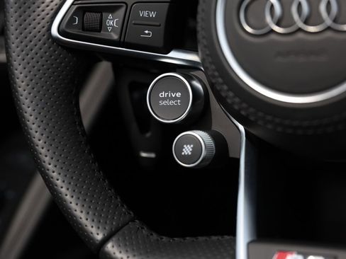 Used 2018 Audi R8 V10 plus w/ Full Leather Package image 18