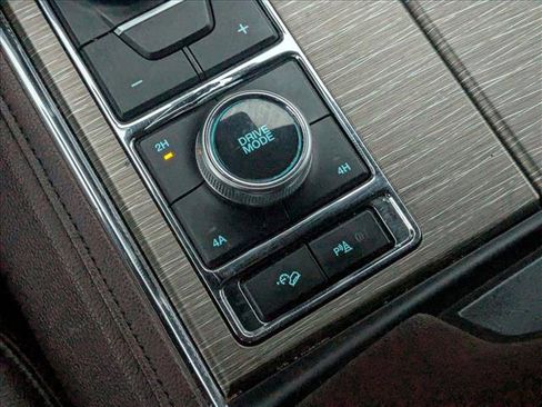 Used 2023 Ford Expedition Limited image 13