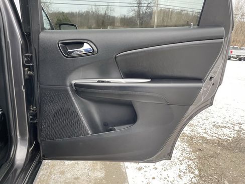 Used 2015 Dodge Journey SXT w/ Flexible Seating Group image 17